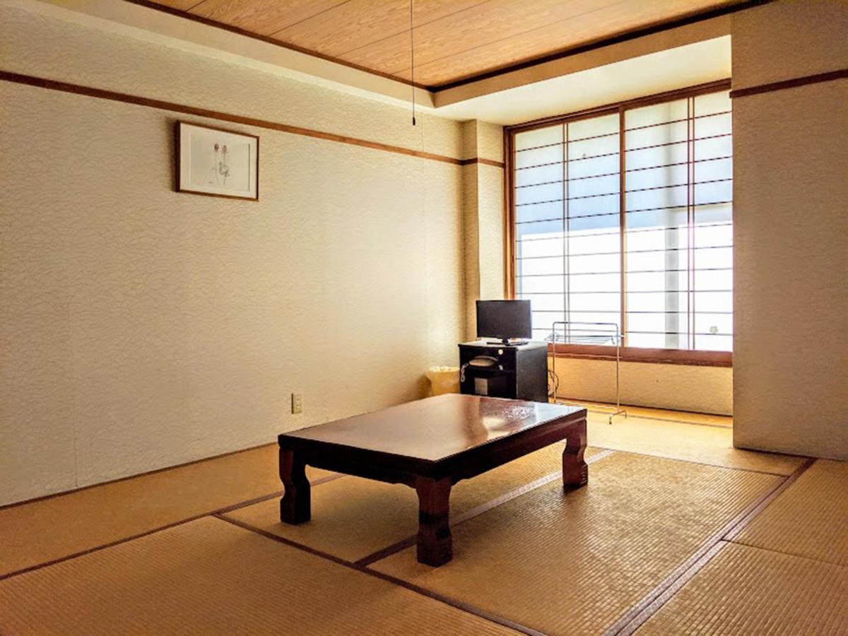 Hotel Madam Mirei Iiyama Exteriör bild